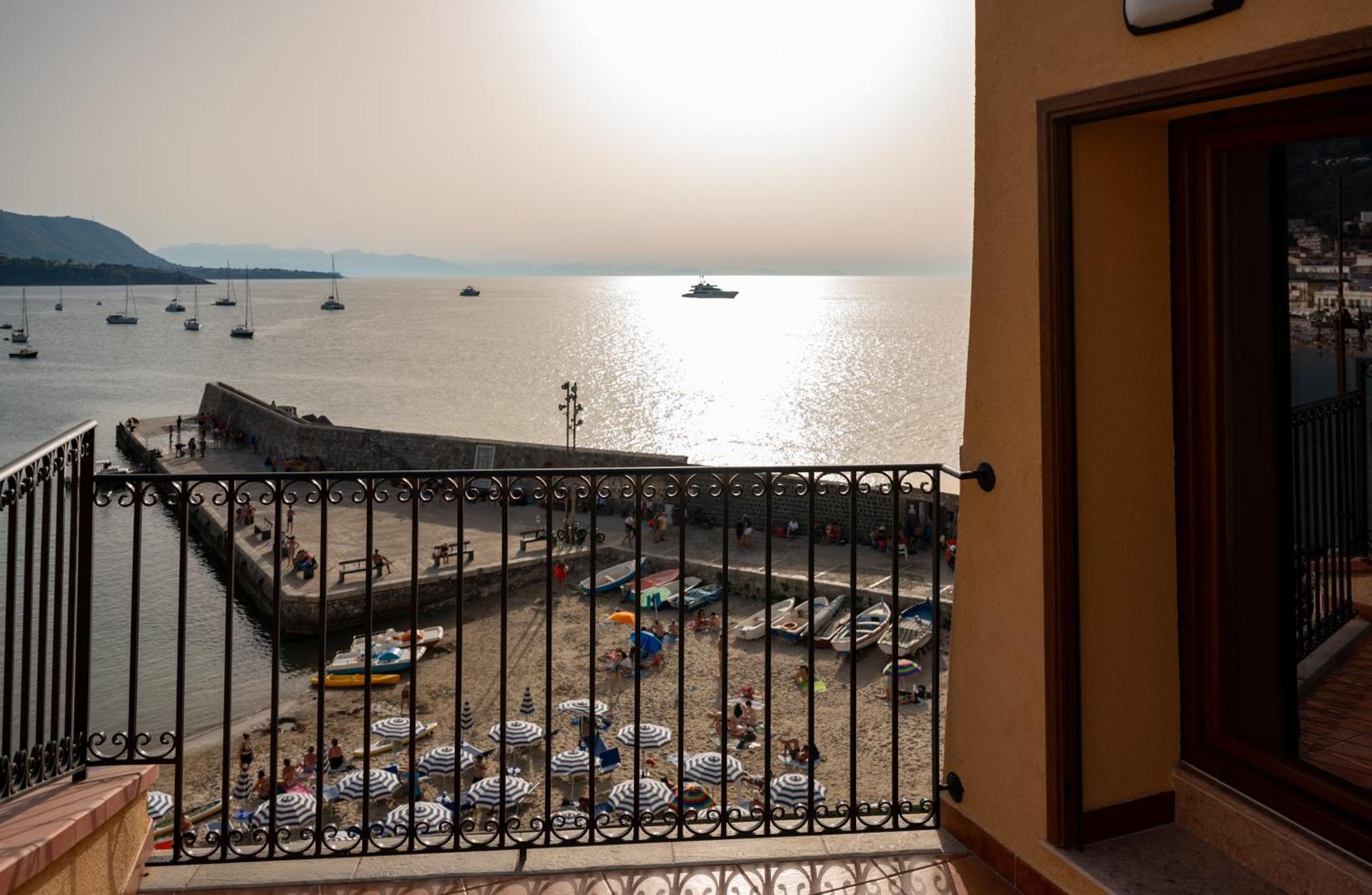 צ'פאלו Casa Vacanze Tramonto Alla Marina מראה חיצוני תמונה