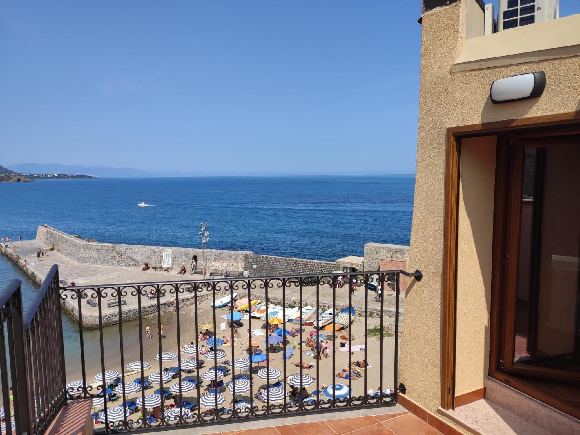 צ'פאלו Casa Vacanze Tramonto Alla Marina מראה חיצוני תמונה